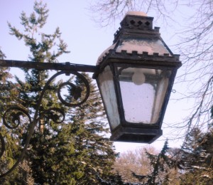 Scroll Lamppost