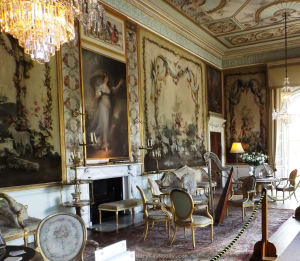 CASTLE sitting room-museum frPaula cr