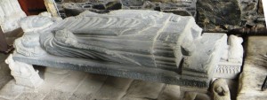 STONE Burial statue 2 - horizontal